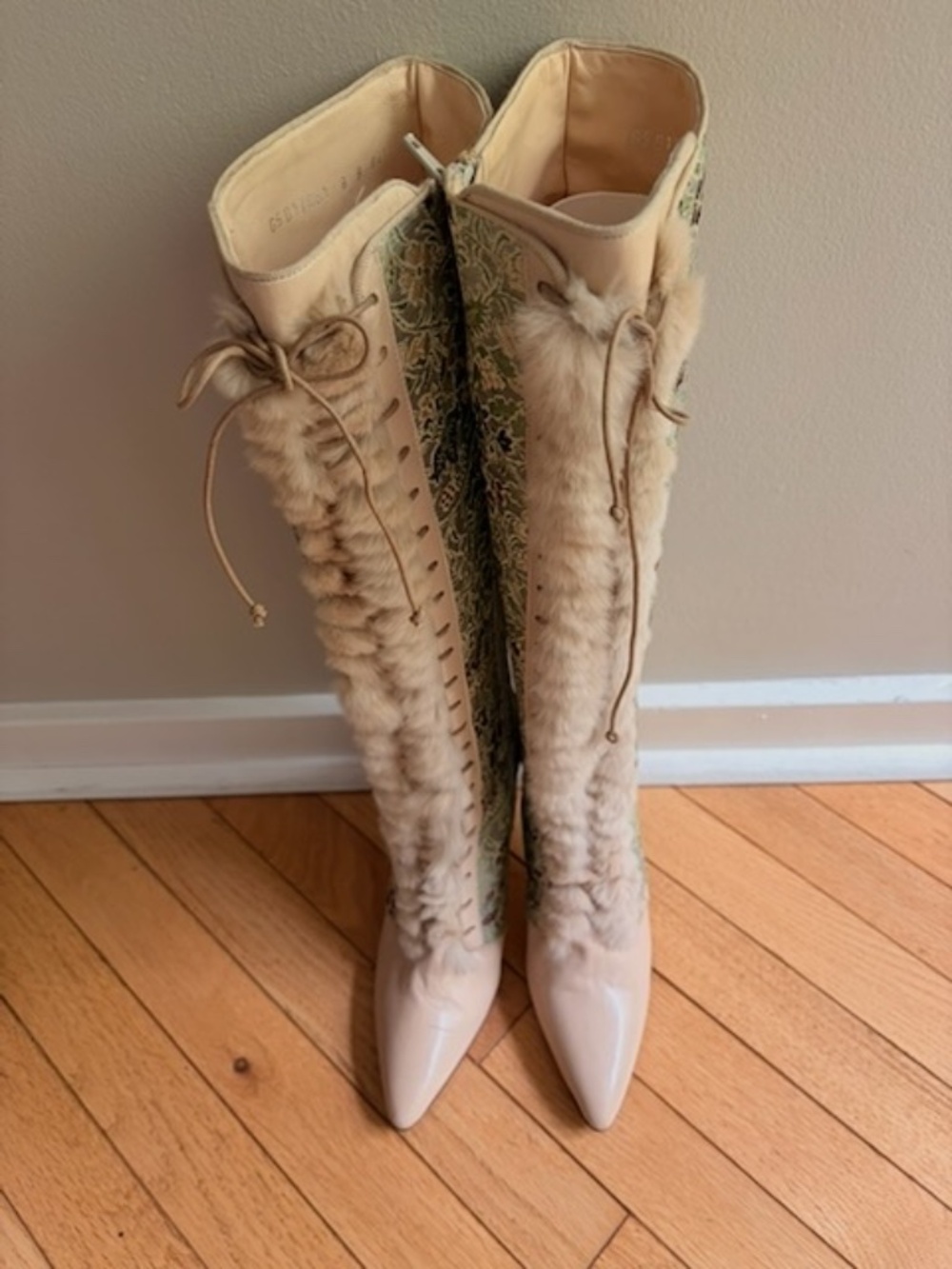 VINTAGE BOOTS